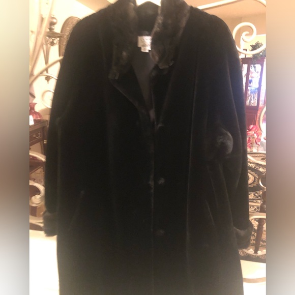 Novelti Laura Faux Fur Mink Coat Plus Size - Picture 2 of 5